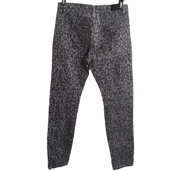 UO BDG leopard high rise cigarette ankle jeans 25 - Picture 3 of 6